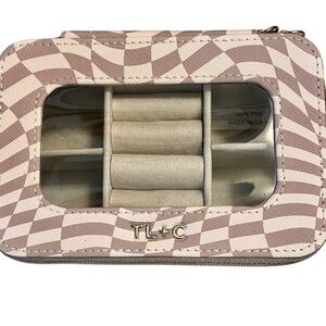 Pink and Cream Jewelry Organizer